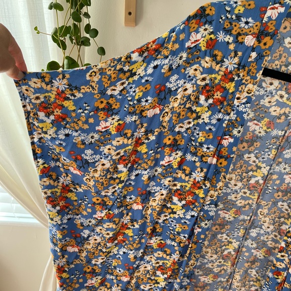Sunday Best Floral Kimono Top - Picture 5 of 5